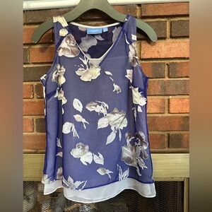 🛍️ Simply Vera wang two layer super cute top Size XS